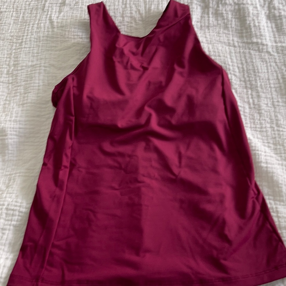 Athleta tank with built in bra